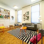 Hostel De - Youth Tournai
