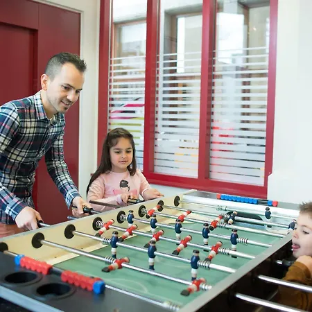 אכסניה De - Youth טורנאי