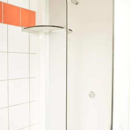 De - Youth טורנאי