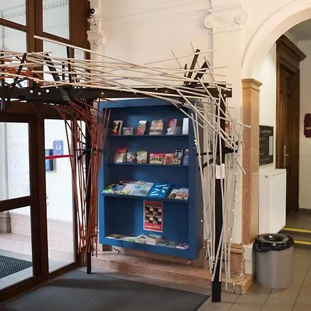 De - Youth * טורנאי