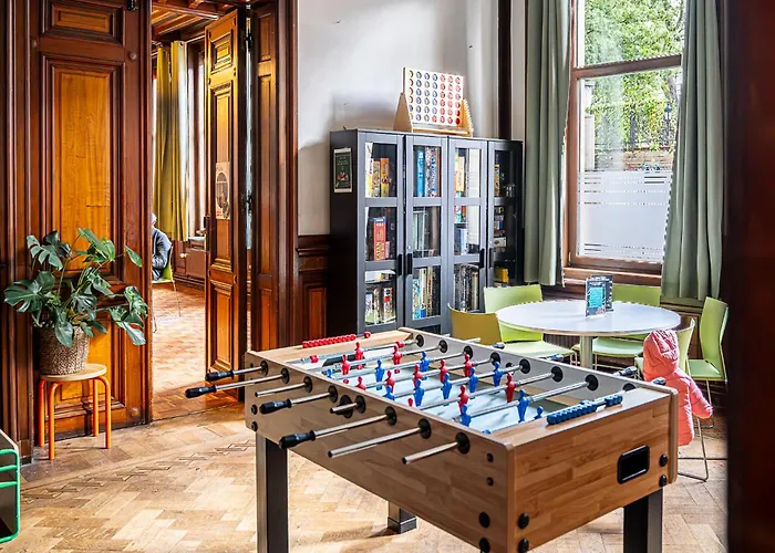 De - Youth * Tournai